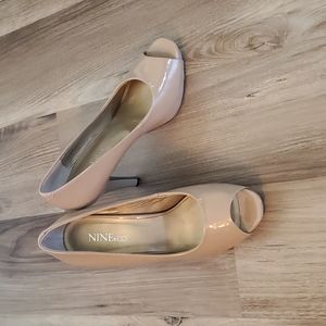 Nine&CO. Light taupe heels